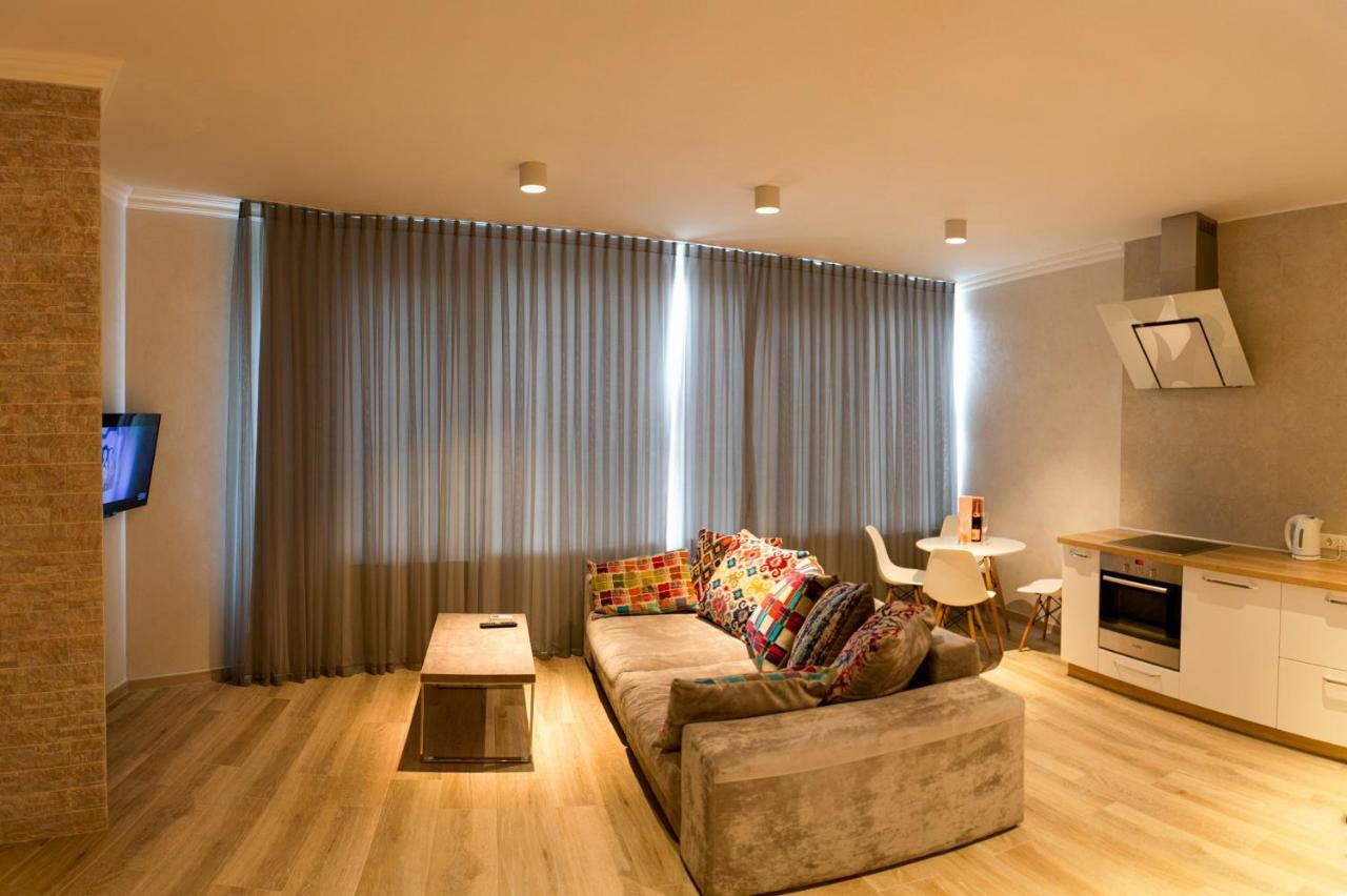 Apartments On Henuezskaya 5 Odessa Ngoại thất bức ảnh