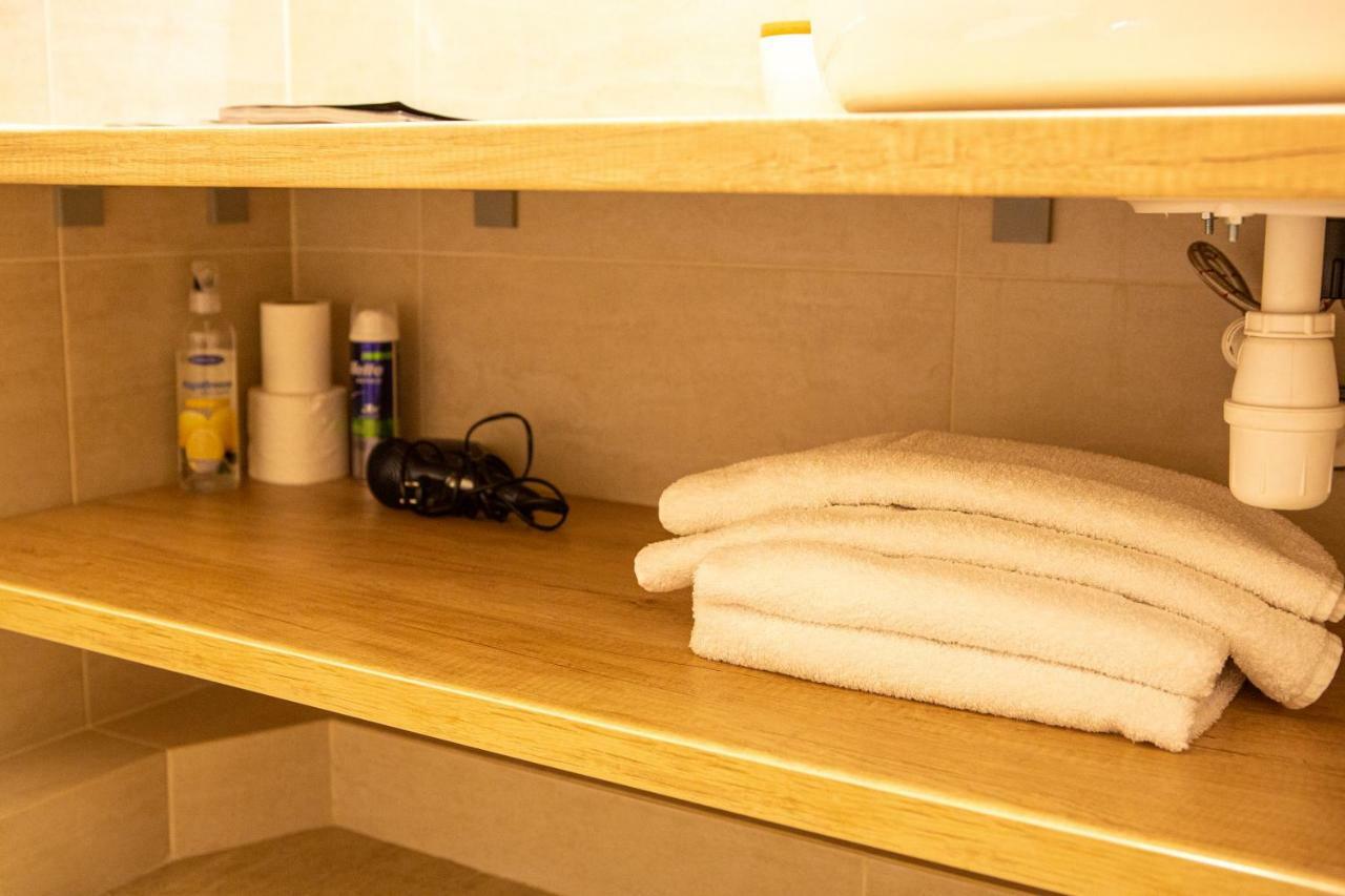 Apartments On Henuezskaya 5 Odessa Ngoại thất bức ảnh