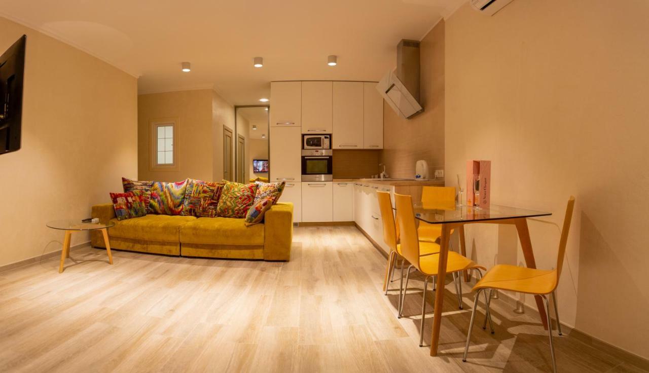 Apartments On Henuezskaya 5 Odessa Ngoại thất bức ảnh